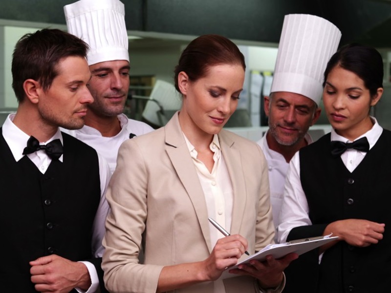 4 điều cần biết trước khi tham gia tuyển dụng quản lý nhà hàng tiệc cưới